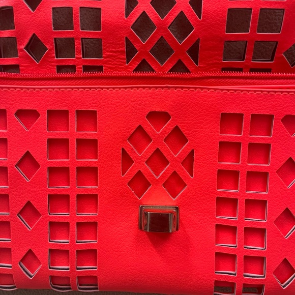 Gorgeous Clutch! - Picture 7 of 12